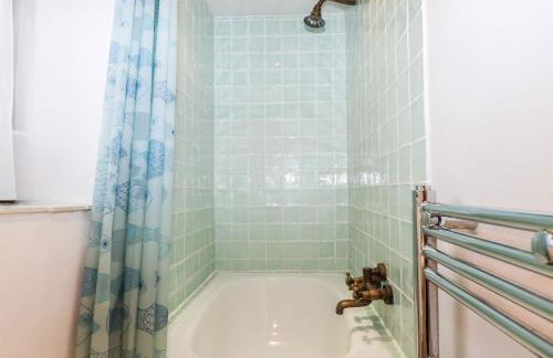 Two Shoes Cottage - Foto 17