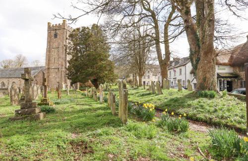 The Cottage on The Square - Photo 44