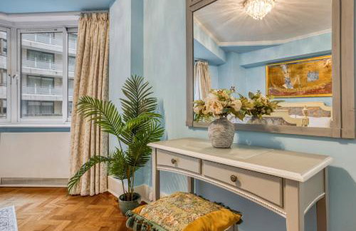 The Grande Mayfair Apartment - Photo 35