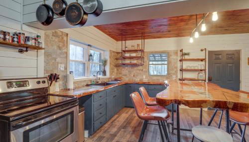 Rural Outdoor Oasis! Edgemont Cabin with Fire Pit - Foto 2