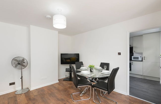 Skyvillion - Lush 2 Bed Hydean Way House & Garden - Foto 11