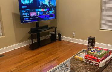 Modern 3-bedroom, big fence yard, Pets stay free - Foto 54