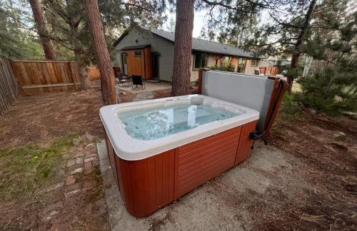 2 Master Suites, Fenced Yard, Hot Tub - Photo 43