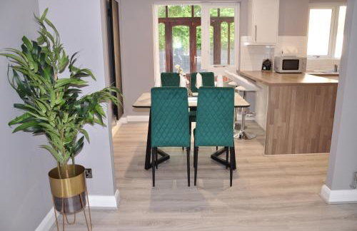 Modern 3 bedroom house- 2 parking spaces- near central MK - Foto 32