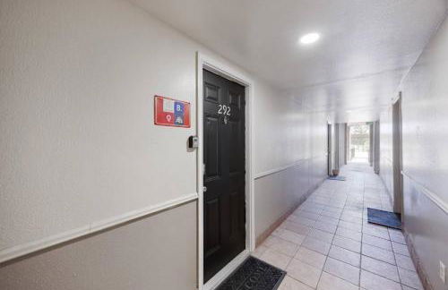 Towne Plaza Apartments #292 in the Galleria Area - Foto 17