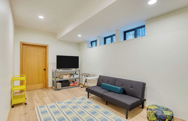 Rustic Arch Cape Getaway w/ Vibrant Interior Walk to the Beach Cape Wonder - Foto 30