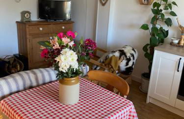 Cosy Cotswolds Self-Contained One Bedroom Cottage - Foto 6