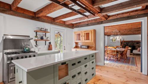 Modern Lux Cabin w Mtn Views and Fire Pit - Foto 5