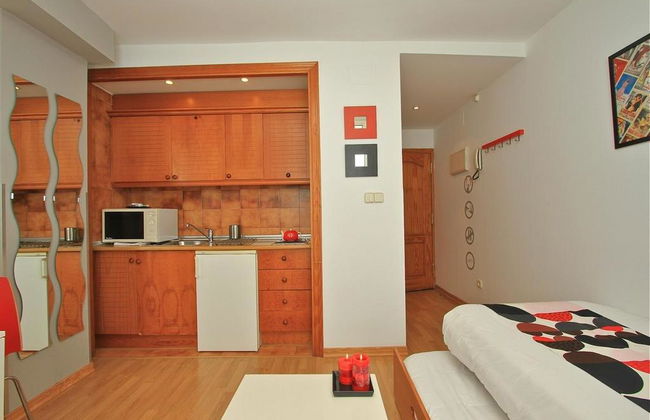 Inside Plaza Sierra Nevada - Foto 11