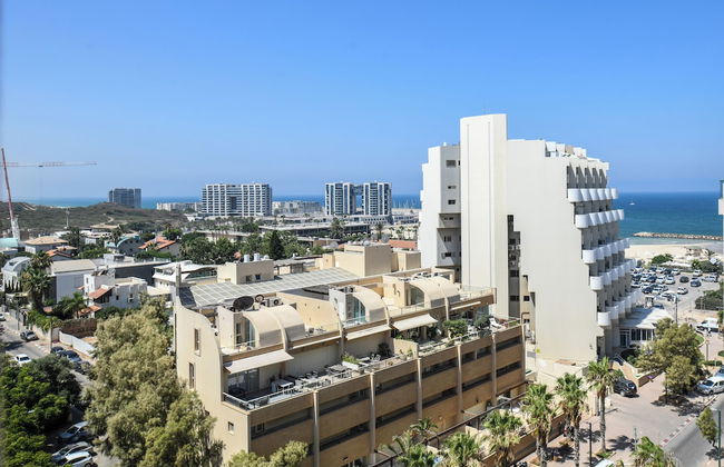 3BR SeaView Apt by the Beach by SeaNRent - Foto 49