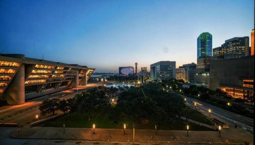 Luxury Downtown Loft Getaway with Gym, Pool, Game room - Foto 2