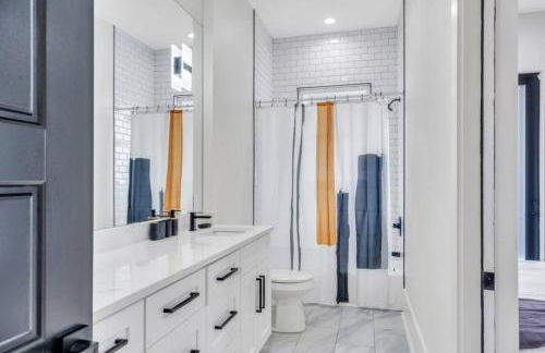 Mid-City Stay w Balcony Jazz Fest Ready - Foto 21