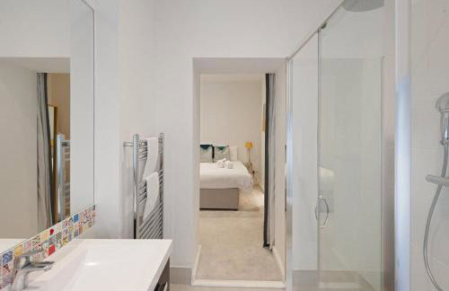 Large Luxury City Centre Flat with Balcony - Foto 26