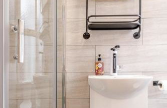 Luxury Industrial Studio Leeds Near Brudenell social club & Headingley Stadium - Photo 48