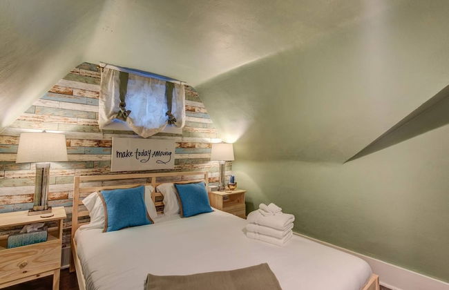 Whimsical Flat Color Unique & Chic Boutique - Foto 13