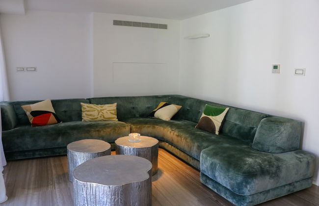 Luxurious Coastal Villa with Pool - Foto 47