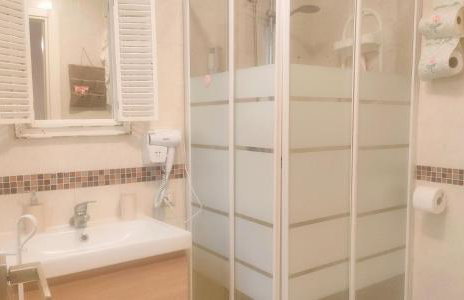 Amorevole villa con terrazza e doccia esterna - Foto 36