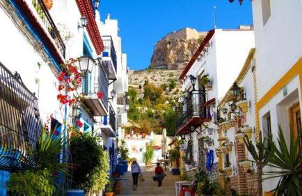 The Alicante Old Town artist workshop, Impressive rooftop, terrace with amazing city views and sea views, BBQ, Air conditioner, Wifi - Foto 52