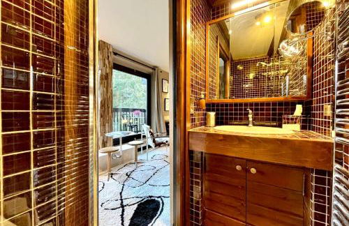 Bright apartment with balcony and pool - Photo 8