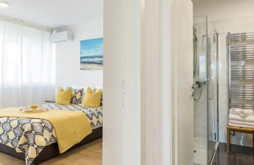 Azure Escape SEA VIEW Apartment - Photo 9