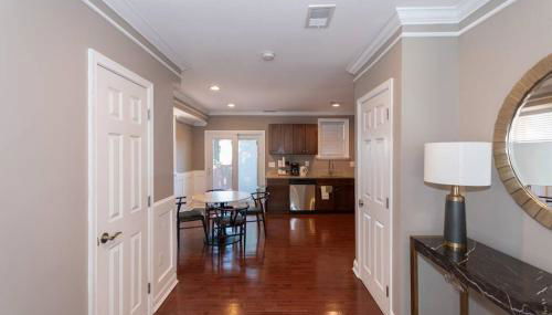 Three BR 2.5 Bath w/ parking spot & deck near metr - Foto 5