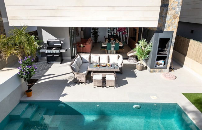 4 Bed Villa - Sleeps 8 - Pool - Garden - Parking - Foto 13