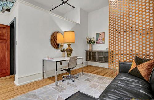 Luxe 220 Suite 2 - Photo 9