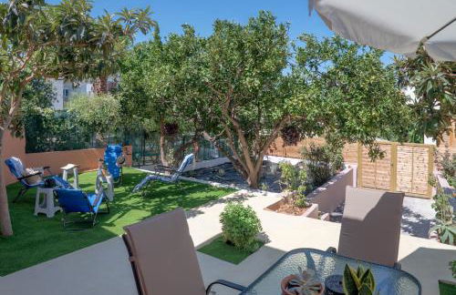 Casa EleMar Villa with Private Yard - Photo 26