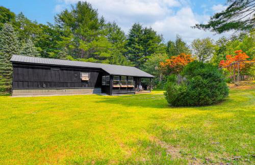 Peaceful Brookside Getaway about 10 Mi to Okemo Slopes! - Foto 2