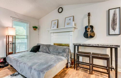 Easy I-20 Access to ATL Suburban Retreat with Yard - Foto 7