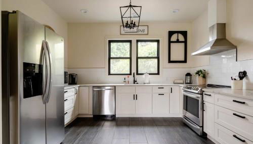 Charming SE Home - Farmhouse Style - Remodeled - Photo 3