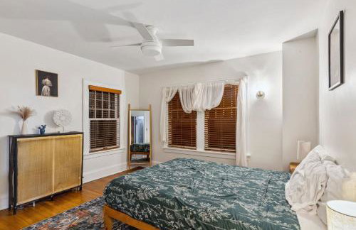 Steps to Edgewater - Sleeps 14 - Fun Game Room Retreat - Foto 56