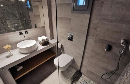 Helen's Minimal Studios & Apartments - Photo 33