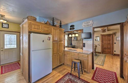 Quaint and Family-Friendly Watertown Farmhouse! - Foto 11