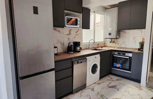 Apartamento con vista al puerto - Photo 6