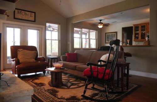 Hilltop Saltwater Pool and Hot Tub - Foto 28