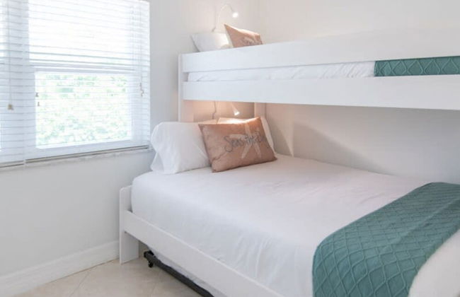 8BD Ft Pierce Beach Getaway - Great for Family Group - Photo 14