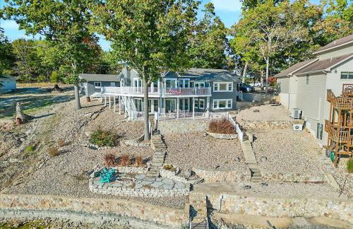 Grand Getaway with Private Dock near Coconuts - Foto 8