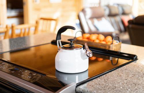 Family Friendly ~ Hocking Hills Cabin ~ Close to Caves, w/Wifi - Foto 7