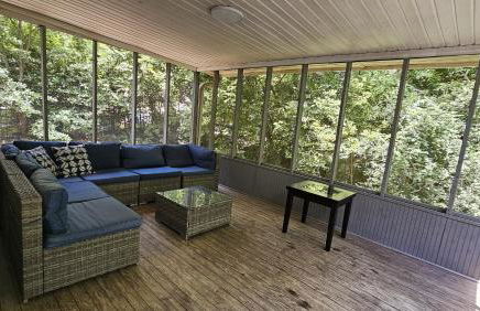 Gorgeous 3BR Home with Backyard - Foto 15