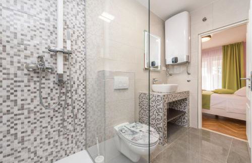 Villa Zdenka with heated pool - Photo 27