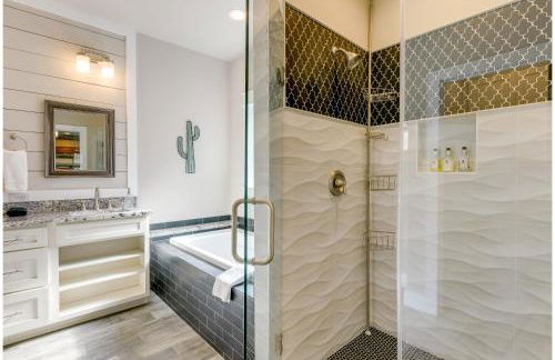 Centrally Located Stunning 3BR 2BA Near Downtown - Foto 56