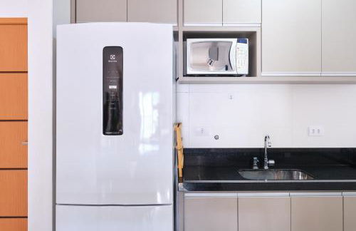 2 QUARTOS com Churrasqueira na Varanda, Piscina, Garagem interna, WiFi 500mbps, Ar Condicionado e Telas de Proteção - Foto 37