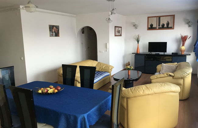 Lotusz Apartments - Photo 2