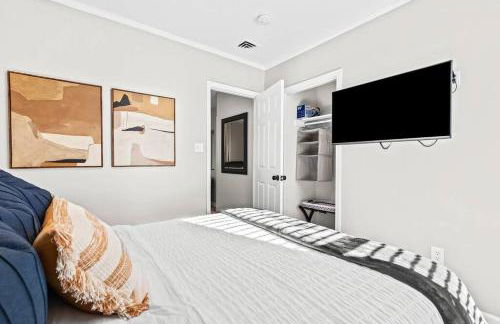 New! Warm & Cozy 3BR w/ Hot Tub, Firepit & BBQ! - Foto 12