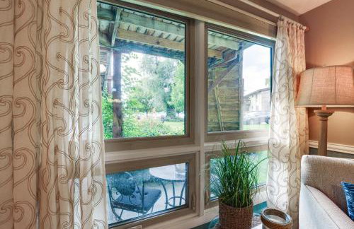 Canandaigua Lake Romantic Getaway with Boat Slip! - Foto 8