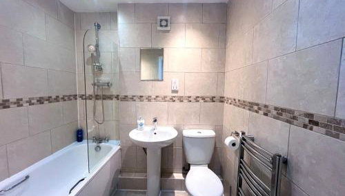 Stylish Central Stay! Park and Walk Anywhere - Foto 5