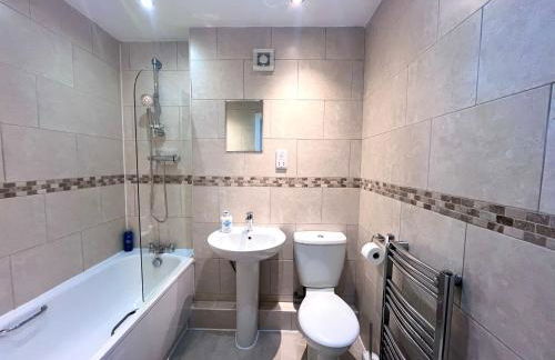 Stylish Central Stay! Park and Walk Anywhere - Foto 5