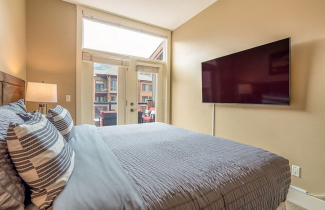 Luxury 3-Br Penthouse | INDOOR Pool & Hot Tub | Pool Table | 2 Decks + Mtn Views - Photo 3