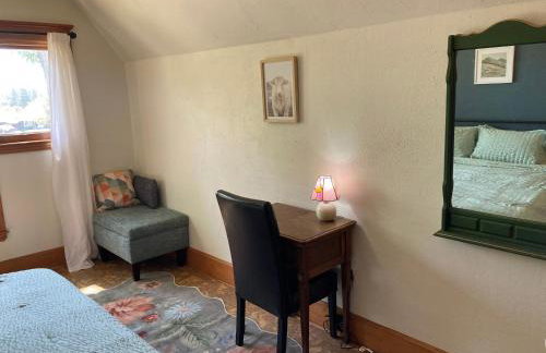 Historic Glacier Getaway with Spectacular Views-20mins to Glacier National Park-10mins to airport and walkable to downtown! - Foto 6